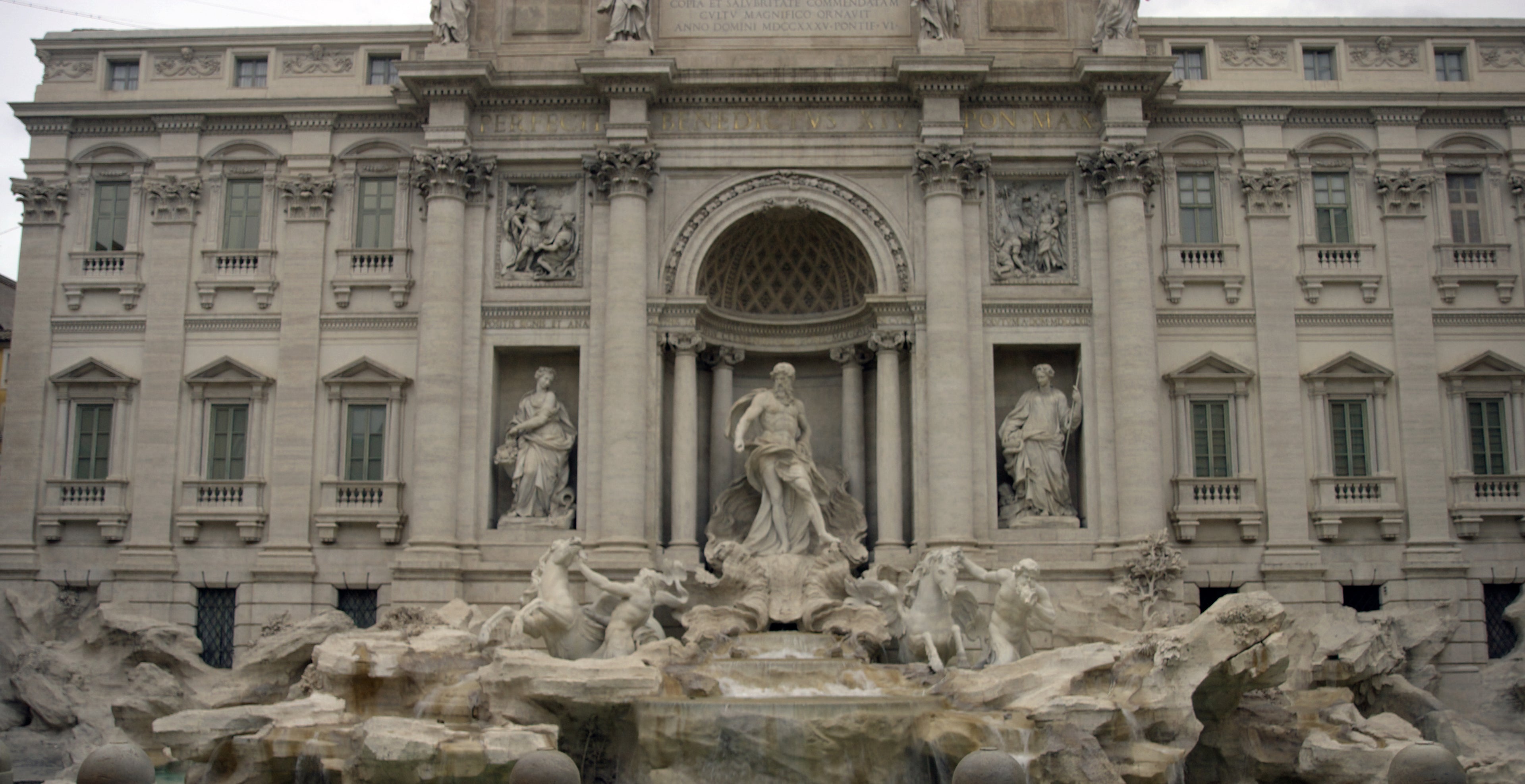 Fontana di Trevi 4K Computer Screensaver