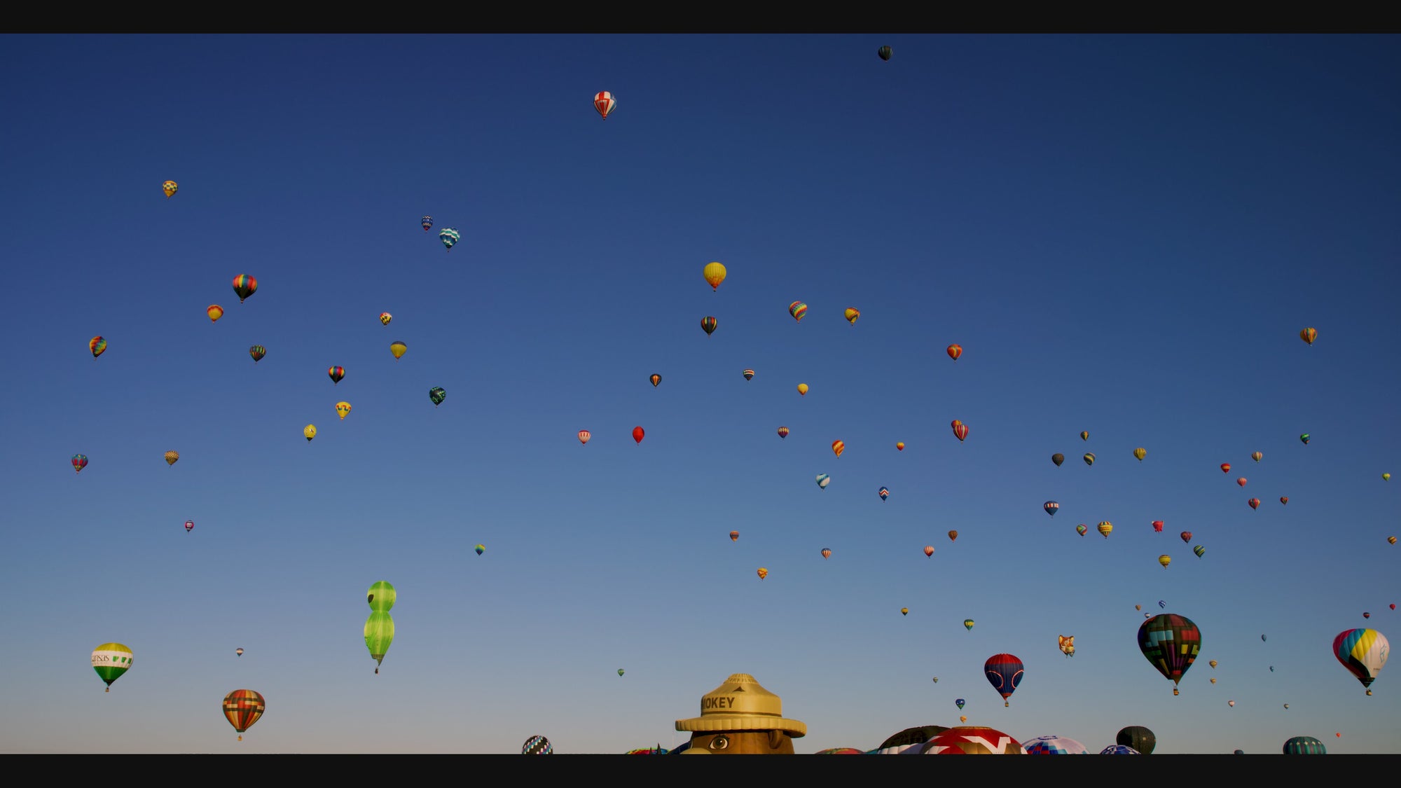 Hot Air Balloon Mass Ascension S 4K Screensaver
