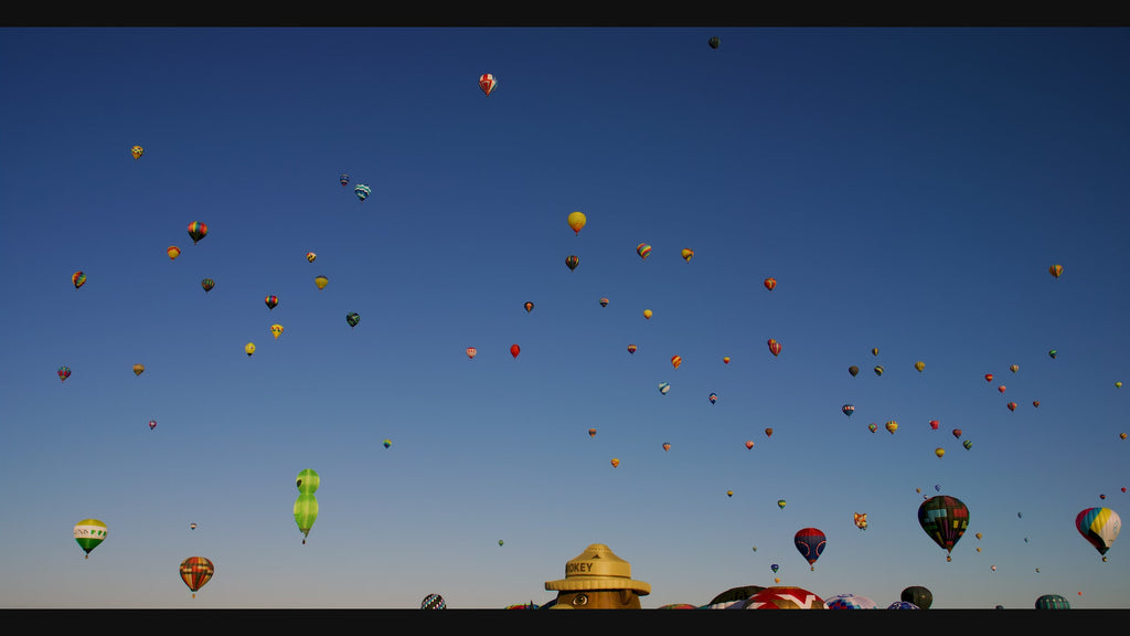 Hot Air Balloon Morning Mass Ascension Smokey HD Screensaver