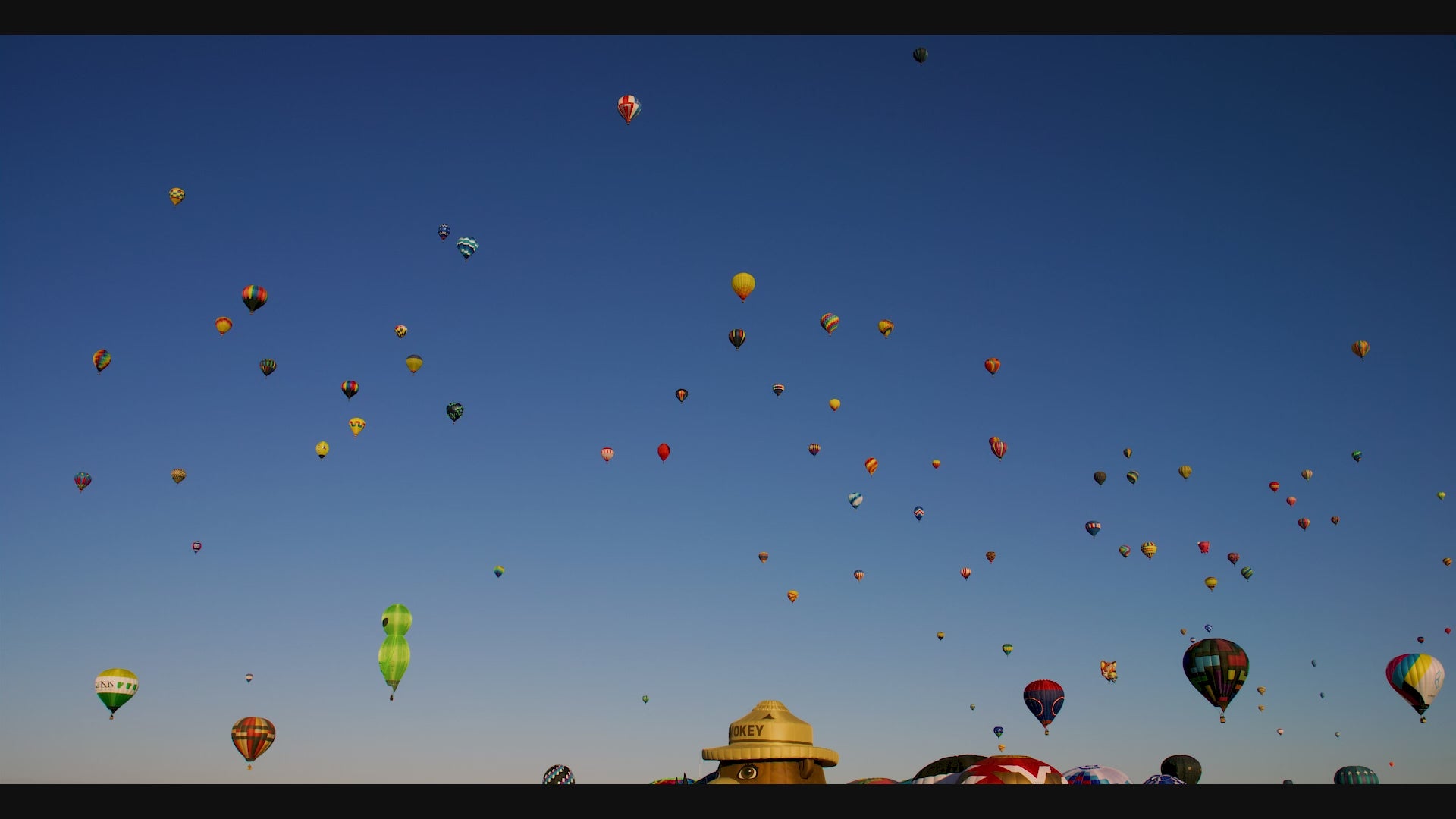Hot Air Balloon Morning Mass Ascension Smokey HD Screensaver