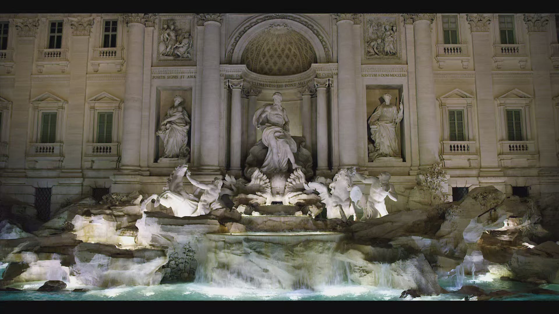 Trevi Fountain Rome Italy 4K Computer Screensaver