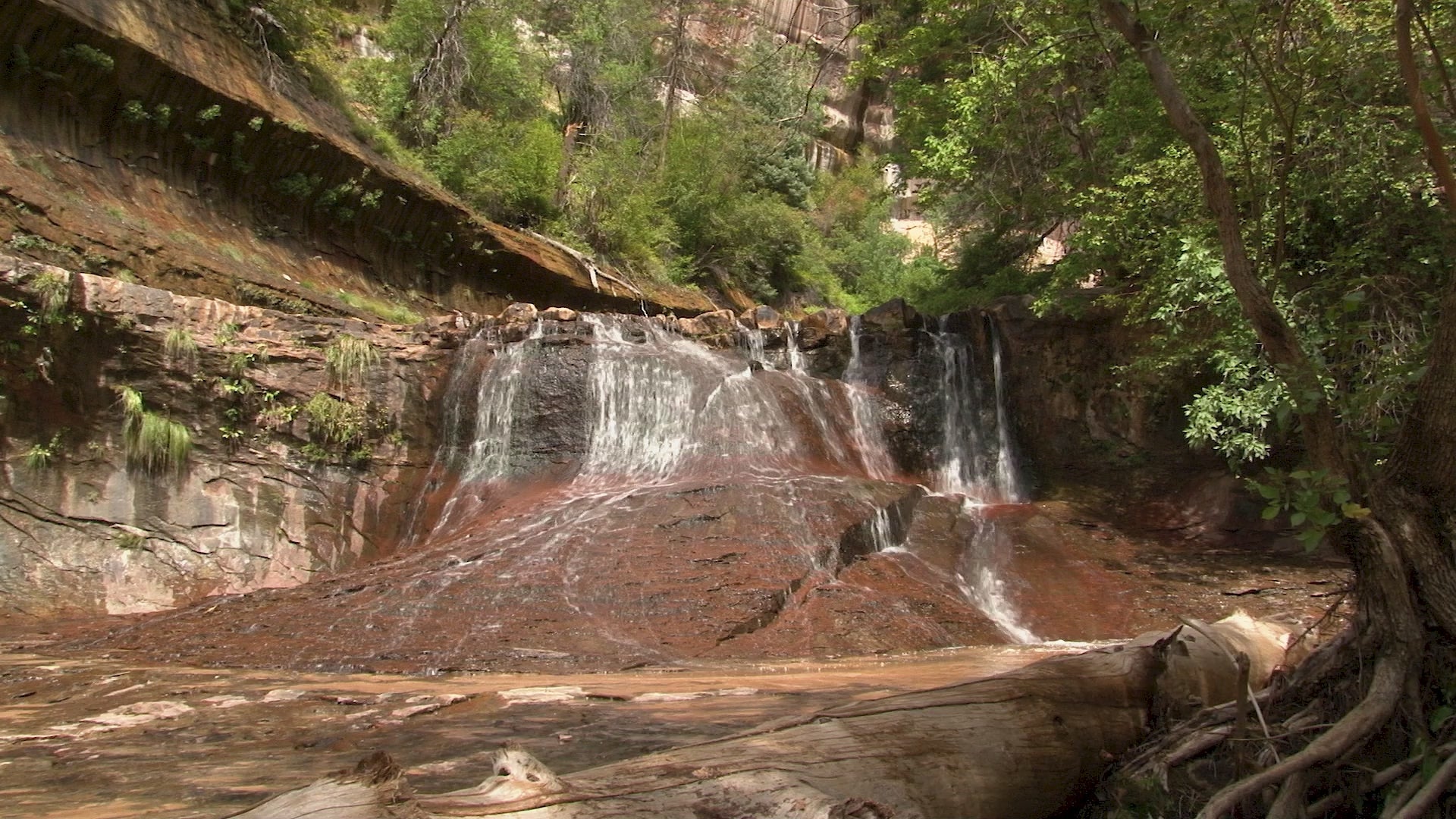 Arch Angel Cascades HD Screensaver