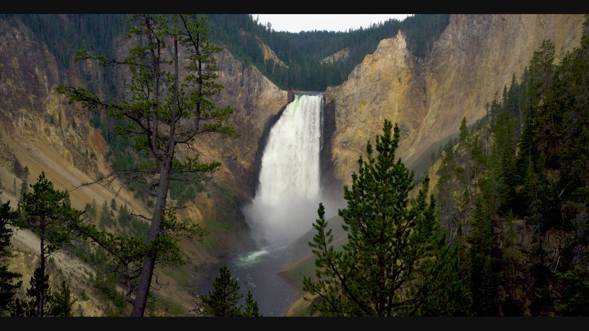 Lower Falls, Yellowstone National Park 4K Computer Screensaver